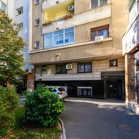 Urban Retreat - 2br Flat Steps From Old Town Lägenhet Bukarest