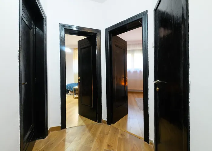 Urban Retreat - 2br Flat Steps From Old Town דירה *