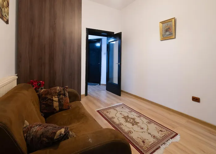 Urban Retreat - 2br Flat Steps From Old Town * 부쿠레슈티