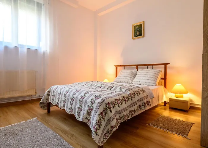 아파트 Urban Retreat - 2br Flat Steps From Old Town 부쿠레슈티