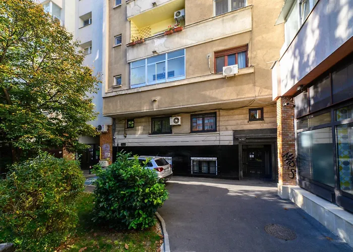 Urban Retreat - 2br Flat Steps From Old Town Apartamento Bucareste