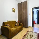 아파트 Urban Retreat - 2br Flat Steps From Old Town
