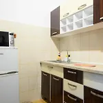 Urban Retreat - 2br Flat Steps From Old Town